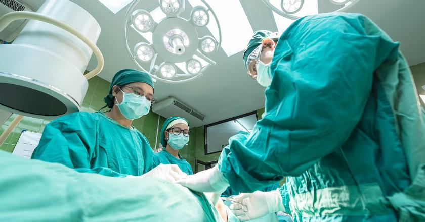 Parah! Tanpa Dokter Spesialis, Klinik Operasi Payudara Menjamur di Sydney