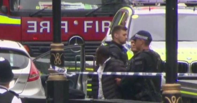 Gedung Parlemen Inggris Diserang Sebuah Mobil, Teroris?