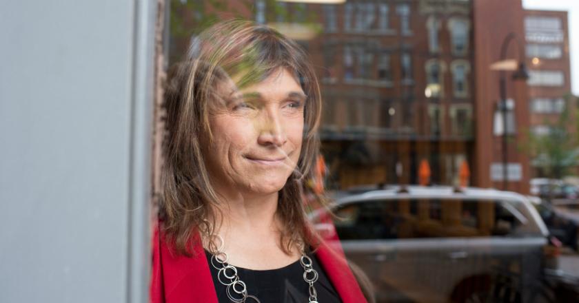 Kalahkan Remaja 14 Tahun, Hallquist Jadi Transgender Pertama Ikut Pilgub Vermont AS
