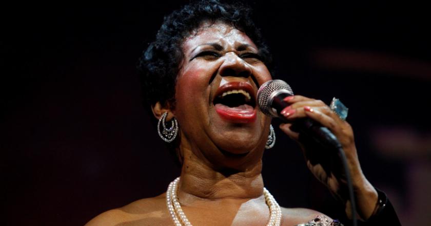 Penyanyi Legendaris Aretha Franklin Tutup Usia