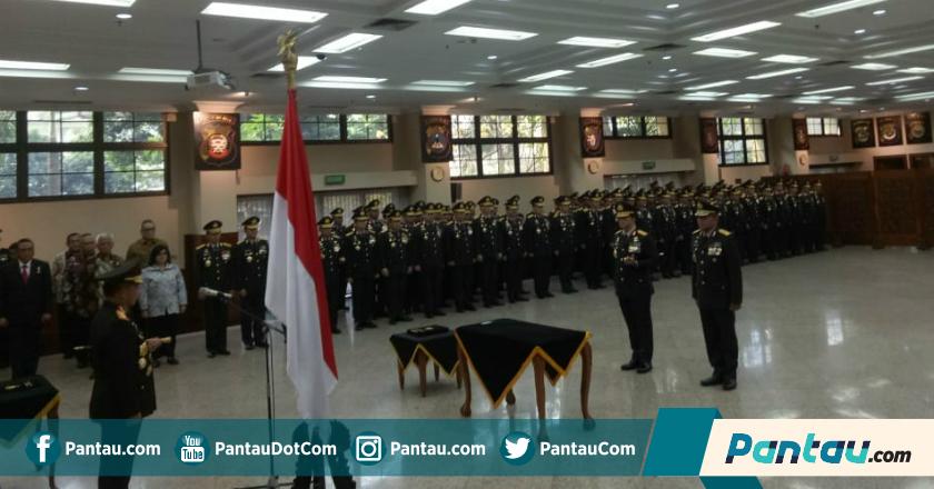 Kapolri Lantik Komjen Ari Jadi Wakapolri dan Irjen Arief sebagai Kabareskrim