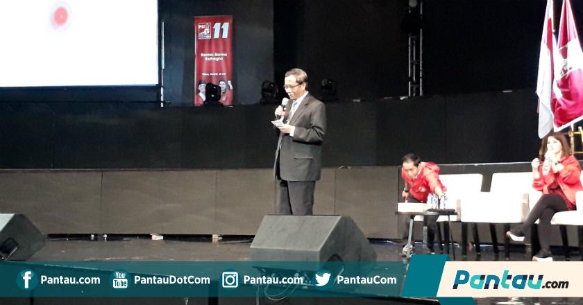 Mahfud MD Dielu-elukan 'Capres 2024' Saat Pembekalan Bacaleg PSI