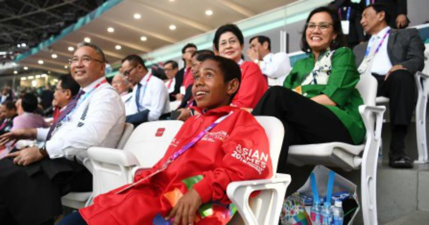 Joni 'Si Putra PLN' yang Terima Beasiswa Hingga S1