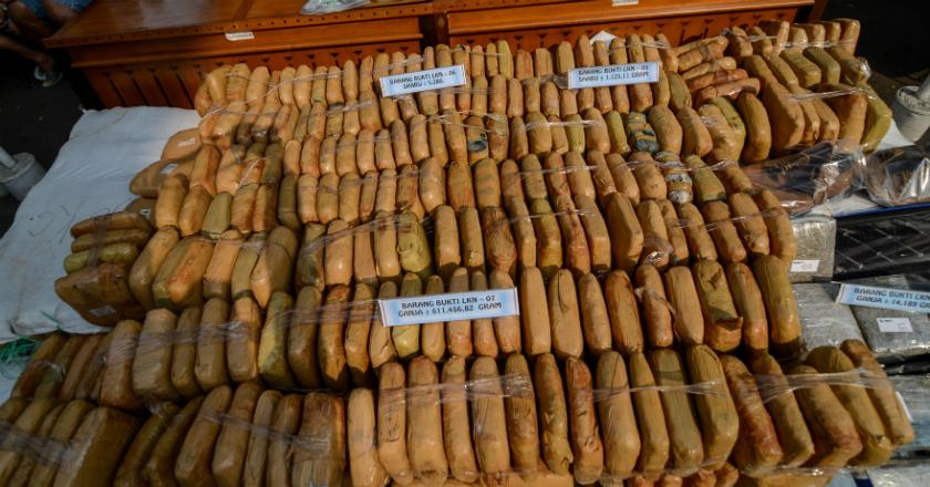 Memalukan, Anggota DPRD Tertangkap Basah Edarkan 3 Karung Narkoba