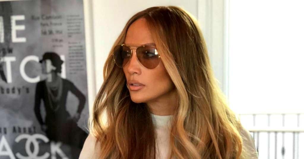 Mendapatkan Penghargaan Video Vanguar, Jennifer Lopez Ucapkan Kalimat Romantis untuk Kekasih