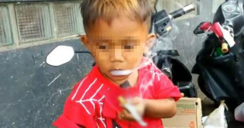 Miris! Bocah Dua Tahun Ini Habiskan 40 Batang Rokok Per Hari