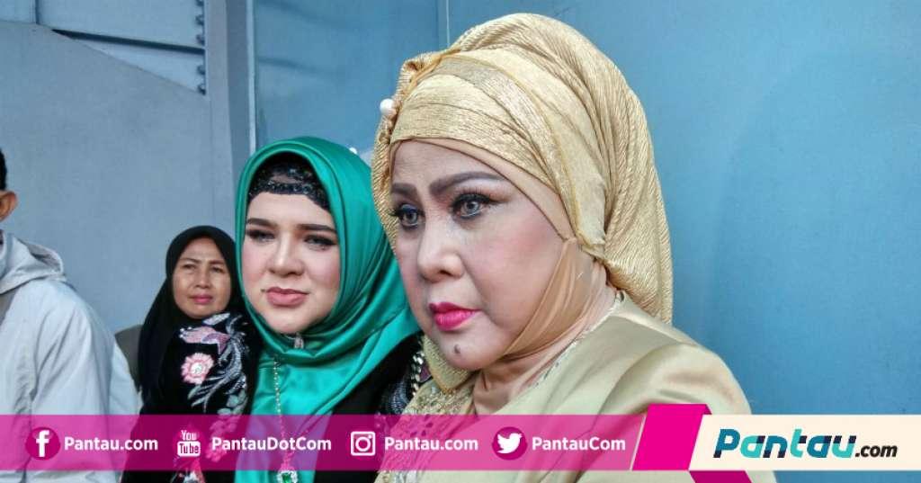 Elvy Sukaesih Mangkir Sidang, Mega Makcik Menangis