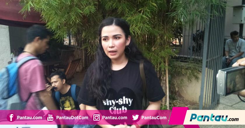 Ingin Segera Menikah, Dinda Kanya Dewi 'Kode Keras' Lewat Puisi untuk Sang Kekasih