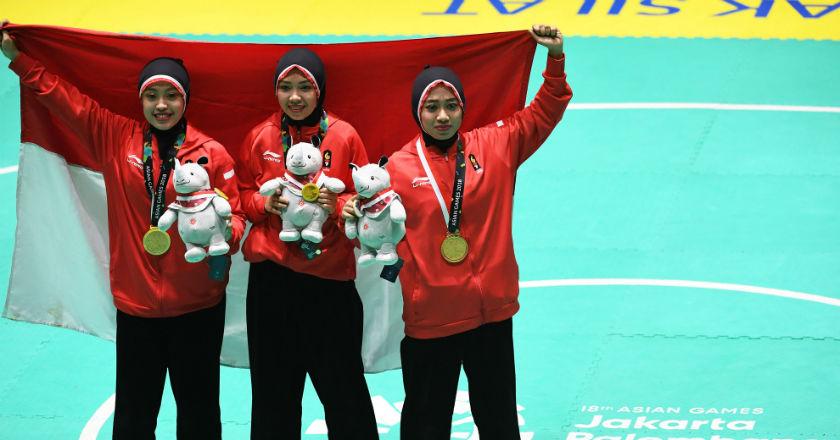 Sempat Terbebani, Tim Beregu Putri Akhirnya Raih Emas ke-27