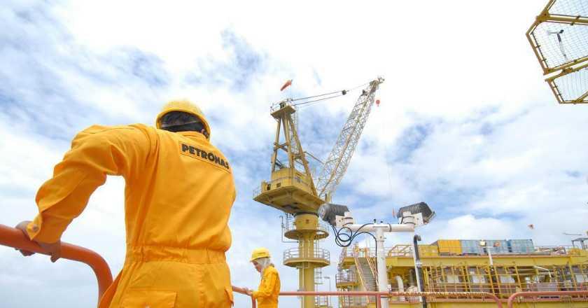 Pertamina 'Terbang' ke Malaysia Bangun Kerja Sama dengan Petronas