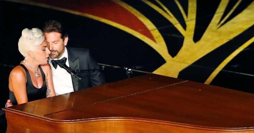 Perlakuan Lady Gaga kepada Bradley Cooper Dianggap Terlalu Seksi