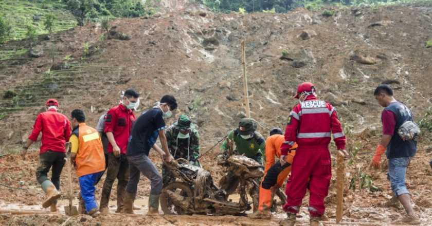 BNPB: 76 Bencana Banjir-Longsor selama Sepekan Tewaskan 13 Orang