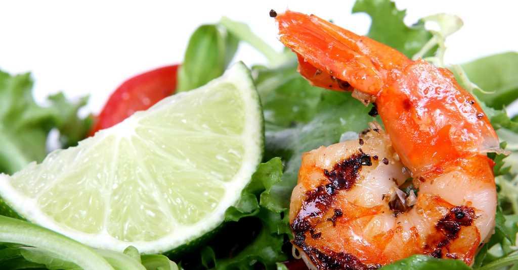 Enak Sih, Tapi Kamu Harus Tahu Manfaat dan Risiko Makan Udang