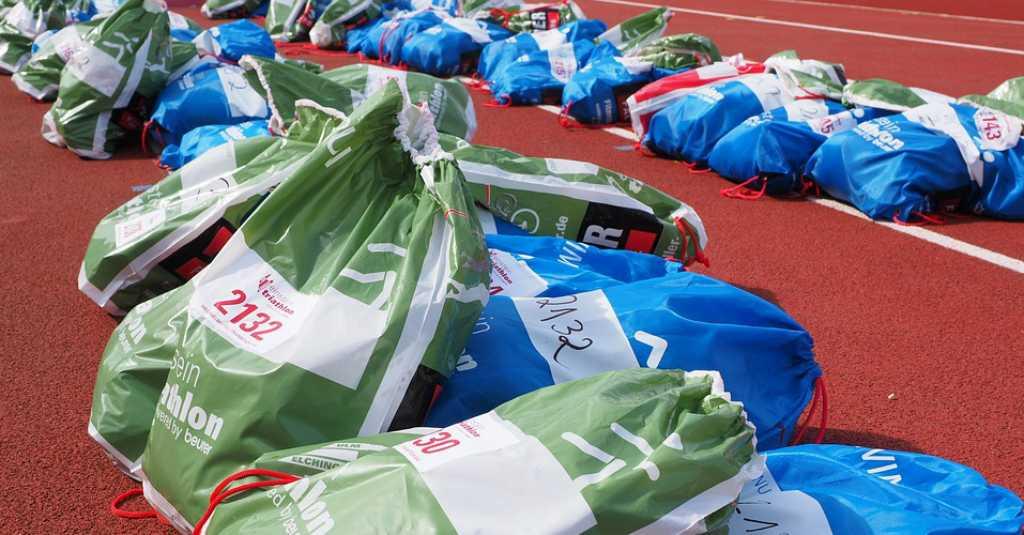 Per Hari Ini, Kantong Plastik di Minimarket Tak Gratis!