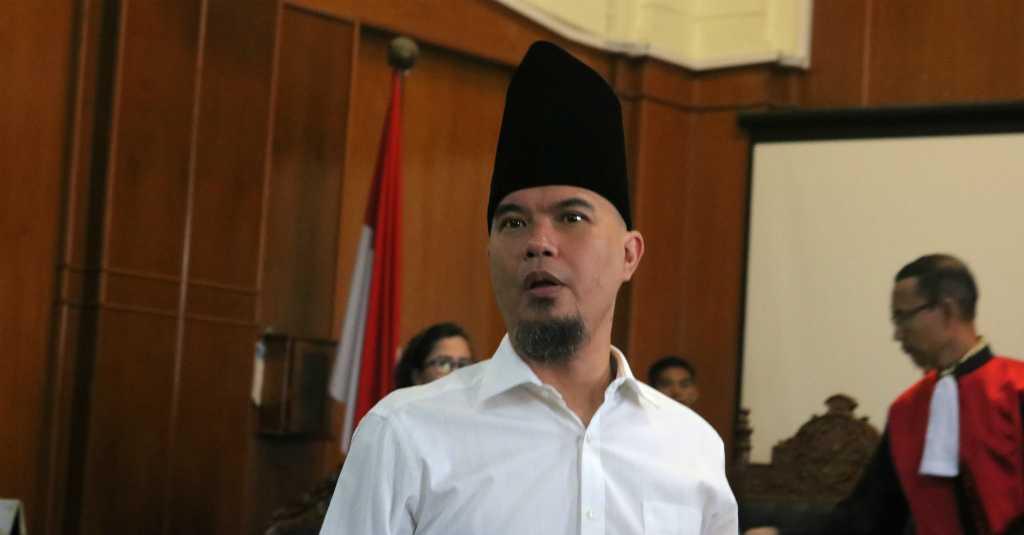 Ahmad Dhani saat Jalani Sidang Lanjutan: Merdeka, Merdeka, Merdeka!