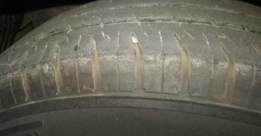 Kecil Sih, Tapi Kerikil pada Ban Kendaraan Tak Bisa Dianggap Sepele