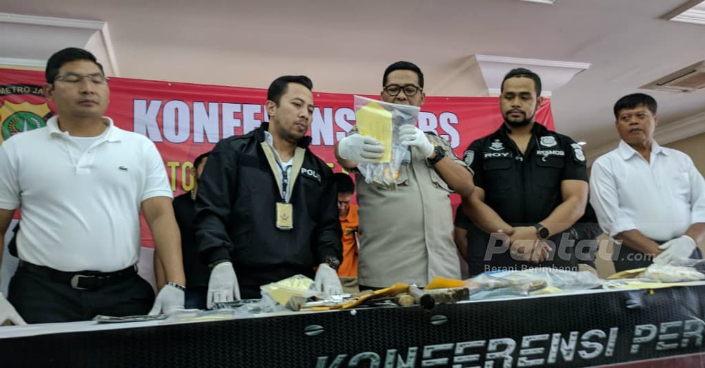 Ada Cinta Segitiga dalam Pembunuhan Sadis di Bekasi