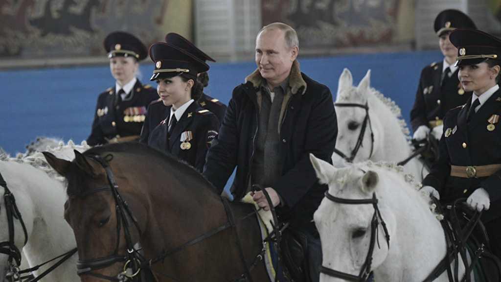 Doakan Polisi Wanita Rusia Segera Dilamar, Putin Mau Nikah Lagi?