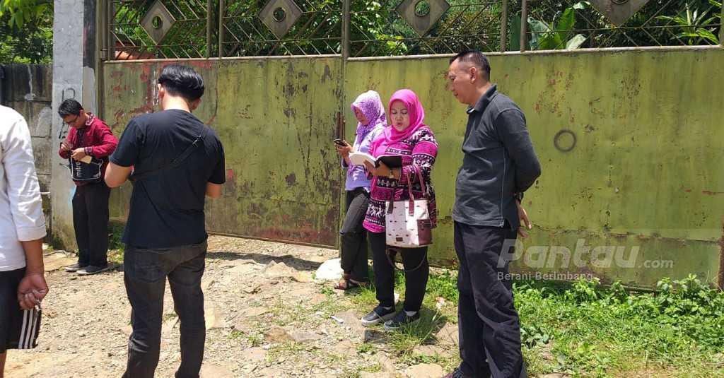 Cerita Warga dan Perangkat Desa Tentang Masalah Perizinan AMDK Vivari