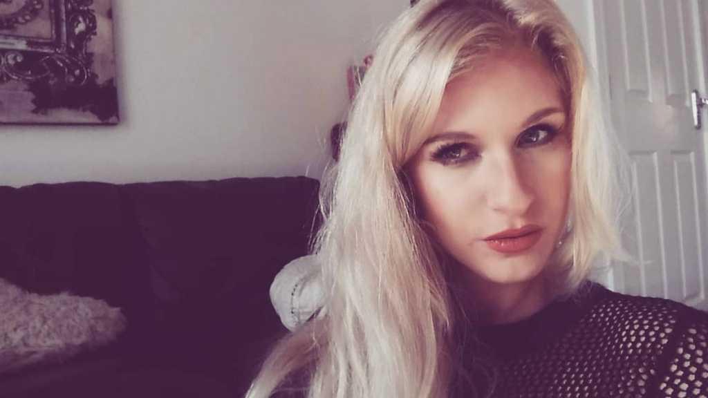 Perjuangan Laurie Jade Woodruff Hentikan 'Kutukan' Berhubungan Intim