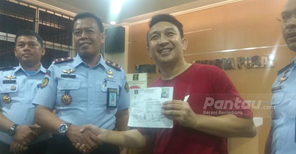 Berkelakuan Baik, Augie Fantinus Akhirnya Bebas dari Penjara