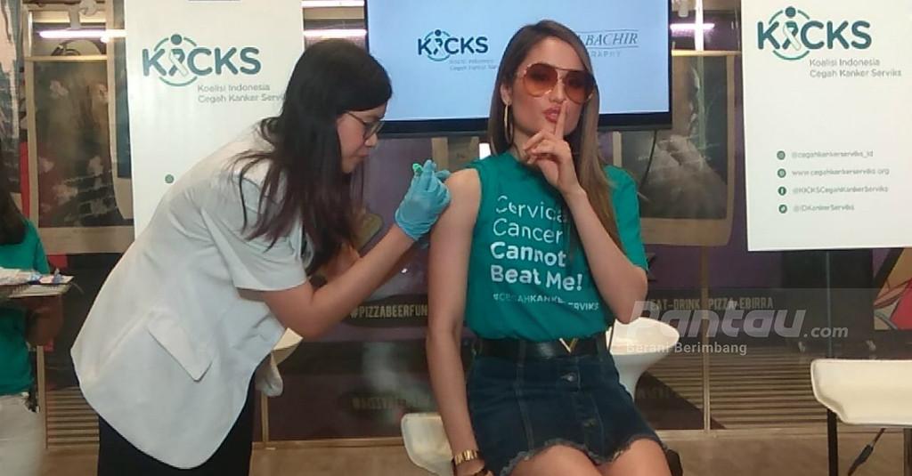 Hei Para Pria, Diajakin Cinta Laura Vaksin untuk Cegah Kanker Serviks