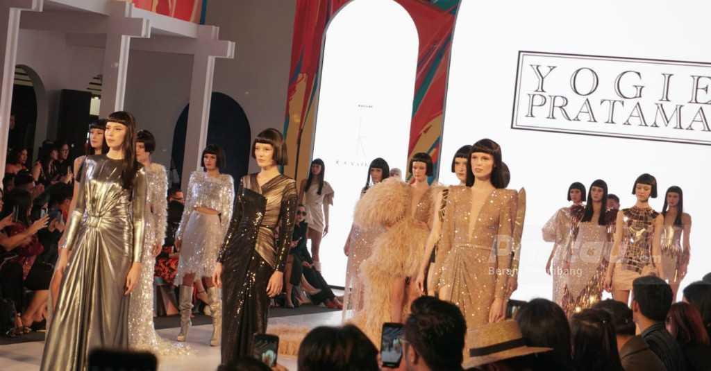 Unik, Busana Rancangan Yogie Pratama Terinspirasi dari Artis Jadul