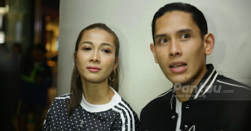 Koleksi Sepatu, Ganindra Bimo dan Andrea Dian Tak Pelit Bagi-Bagi