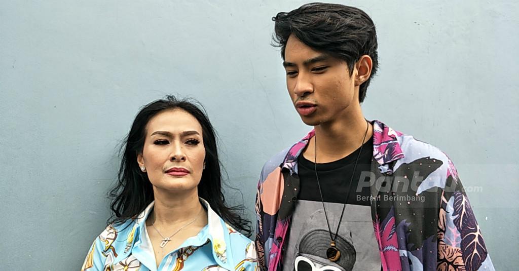 Devano Danendra Berjiwa Sosial Tinggi, Iis Dahlia Bangga