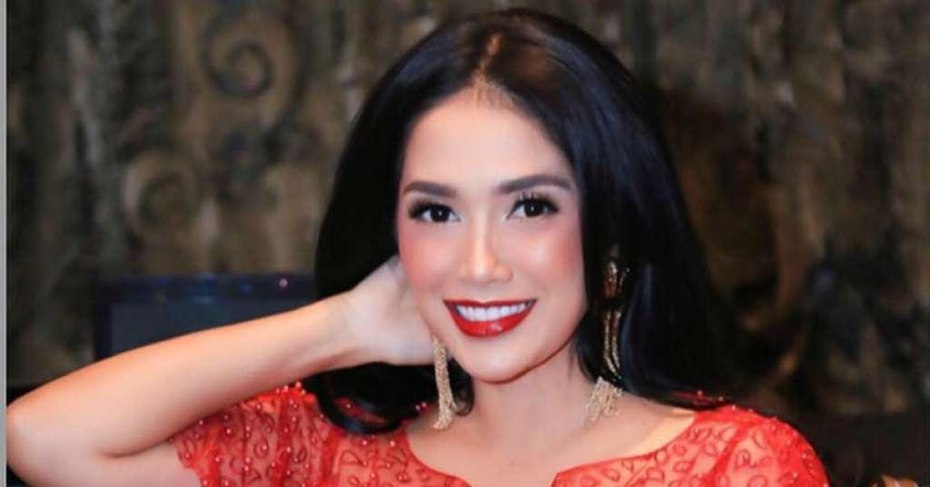 Dikabarkan Rumah Tangga Renggang, Ussy Sulistiawaty Malah Tertawa