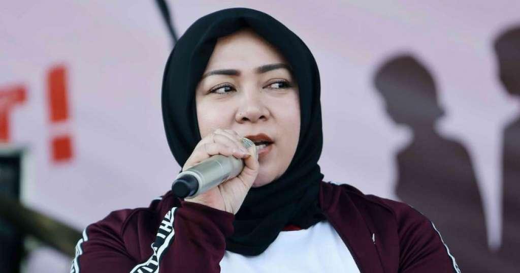Single Syahrini Dianggap Sindir Luna Maya, Melly Goeslaw Angkat Bicara