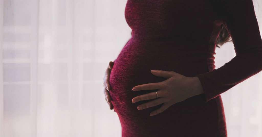 Bumil, Merokok Saat Hamil Berdampak Buruk pada Jabang Bayi Loh