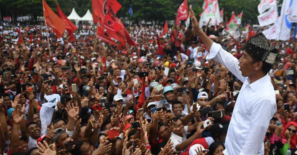 Kampanye di Banyuwangi,Jokowi Ajak Pendukungnya Kerja Keras Lawan Hoax