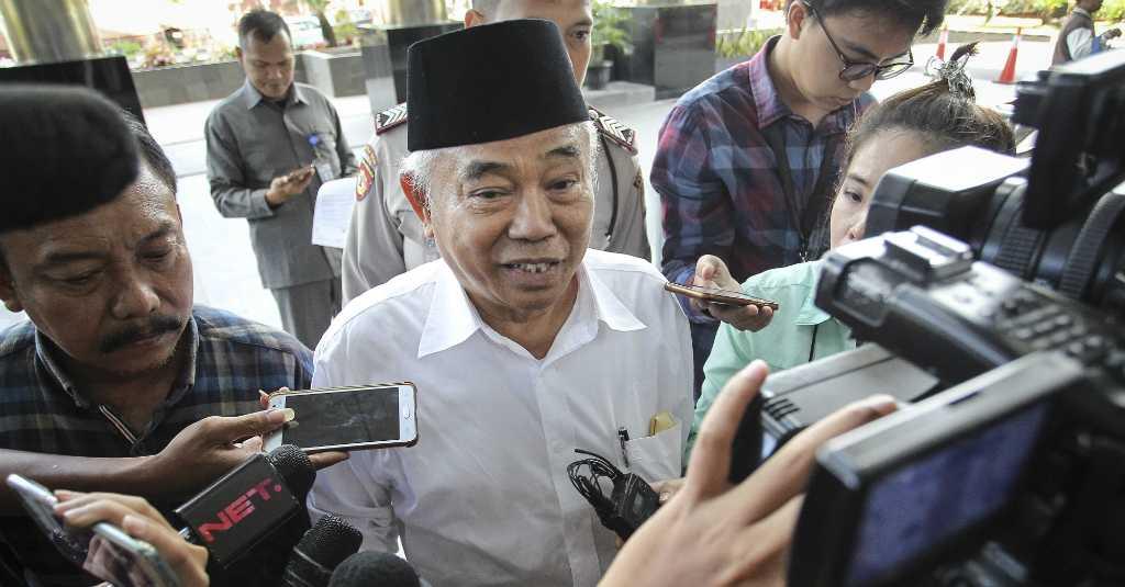 Kiai Asep Saifuddin Bantah Nyanyian Romahurmuziy