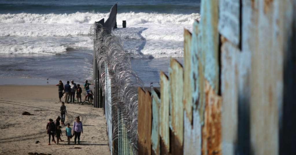 1.200 Migran di Meksiko Bergerak Menuju Amerika Serikat
