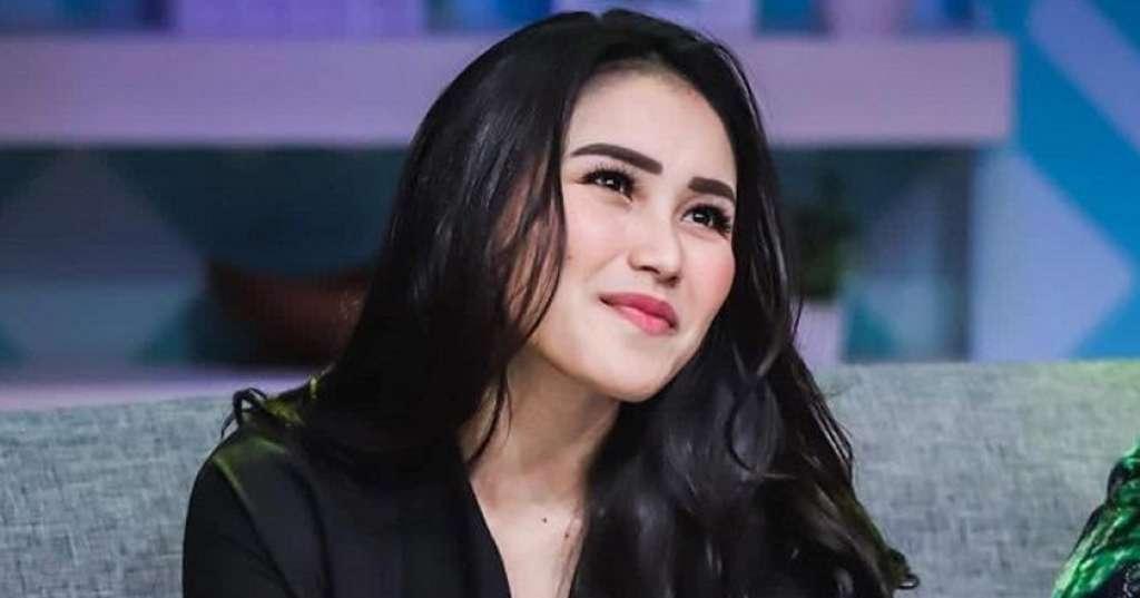 Ayu Ting Ting Sebut Pria Ini Habibi, Pacar Baru?