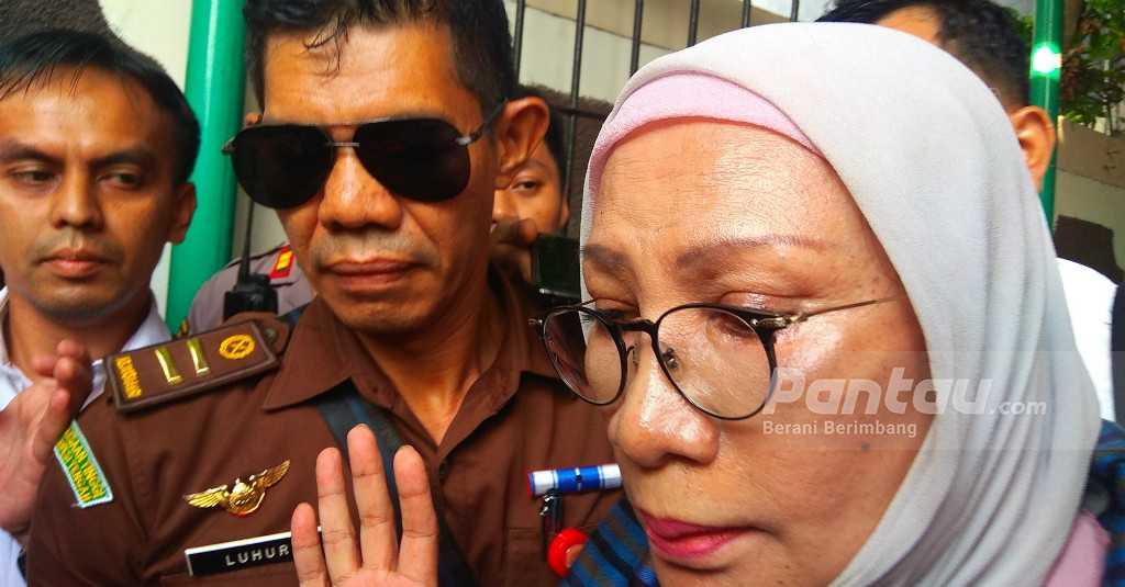 Disebut Operasi untuk Perbaiki Wajah, Ratna: Saya Cantik dari Lahir!