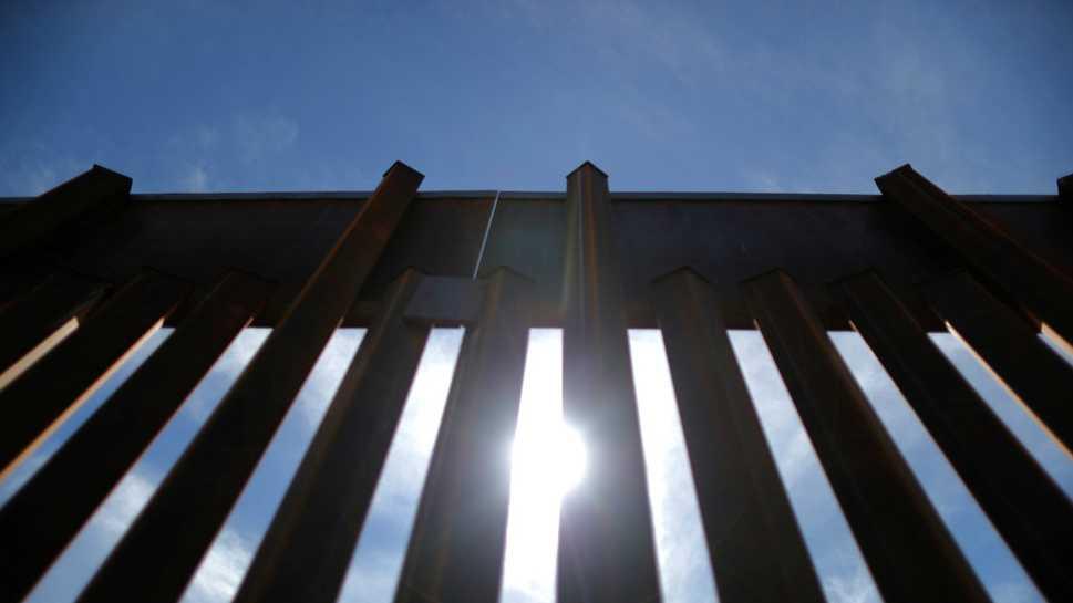 Pentagon Klaim Miliki USD1 Miliar Bangun Tembok Perbatasan Meksiko