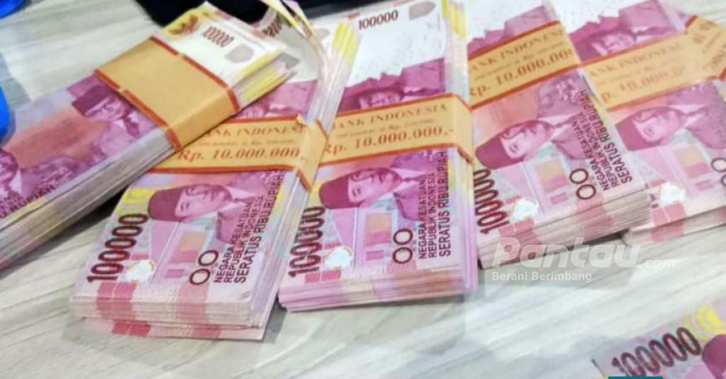 OTT Distribusi Pupuk, KPK Temukan Uang dalam Puluhan Kardus