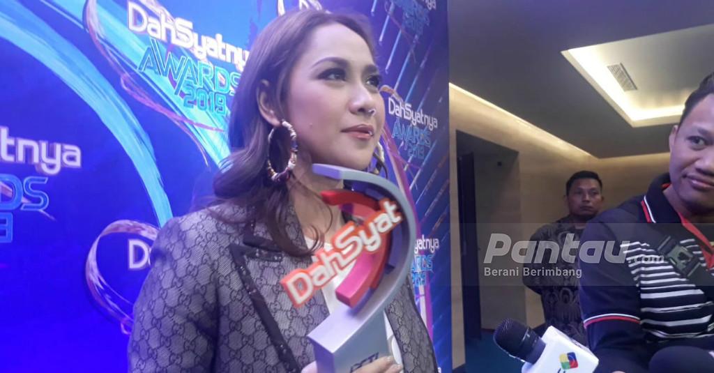 BCL Bantah Lagu 'Memilih Dia' Terinspirasi dari Kisah Cinta Luna Maya
