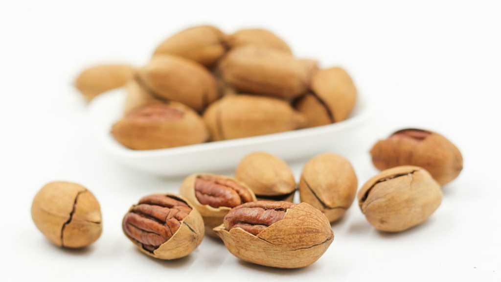 Peneliti Ungkap Konsumsi Walnut Bisa Bantu Lawan Kanker Payudara