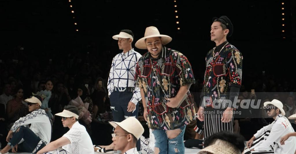 Ivan Gunawan Tutup IFW 2019 dengan Menampilkan Busana Konsep Holiday