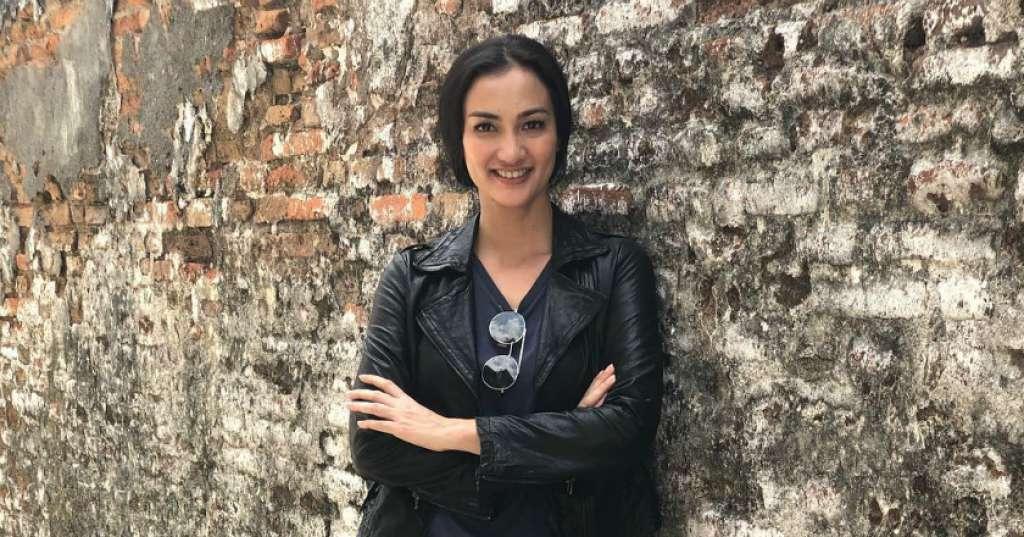Solusi Mengatasi Masalah Hidup Ala Atiqah Hasiholan