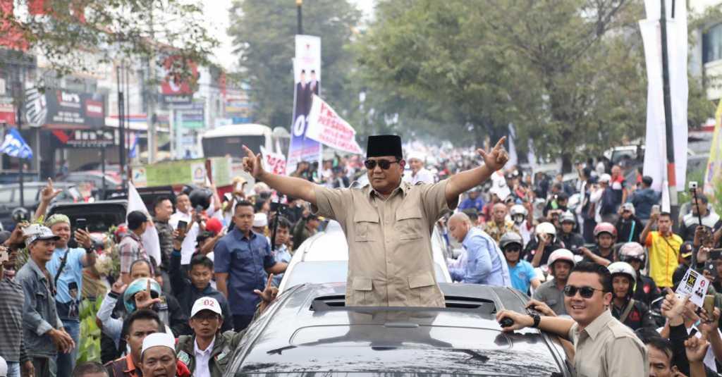 Janji Prabowo Saat di Padang, dari Turunkan Harga hingga Stop Impor