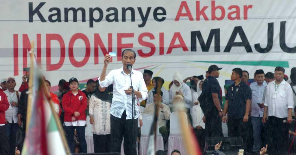 Ini Kata Warga Cirebon Soal 3 Kartu Sakti Jokowi