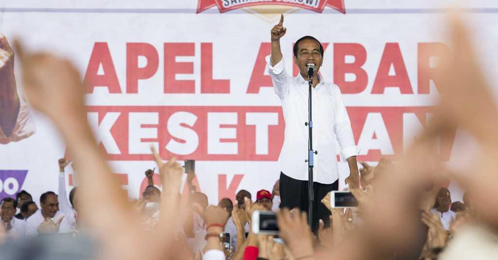 Terungkap, Alasan Jokowi Salaman Tanpa Sarung Tangan Jelang Pilpres