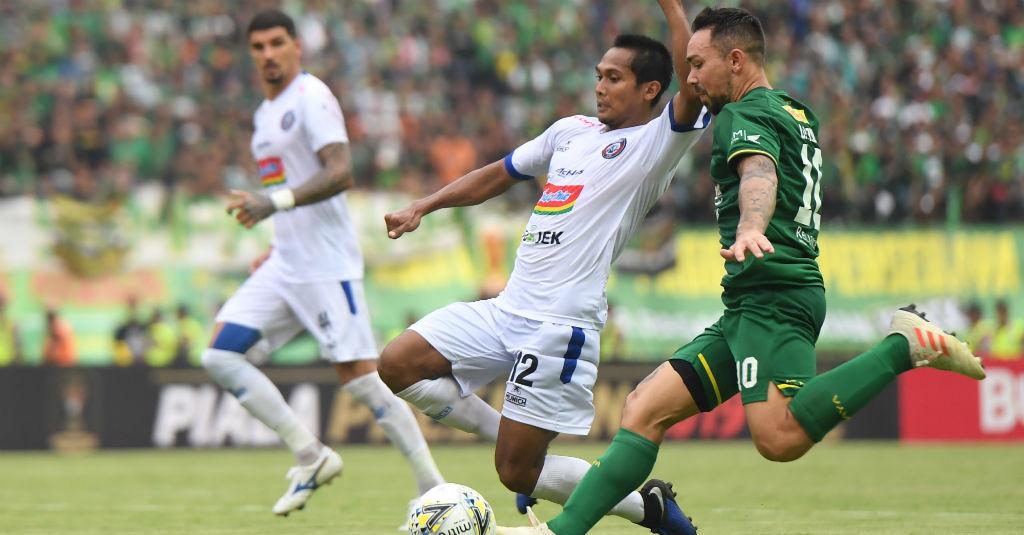 Laga Panas Persebaya vs Arema FC Berakhir Imbang 2-2