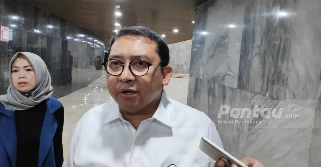 Prabowo Gebrak Podium, Fadli Zon Bandingkan dengan Sikap Jokowi
