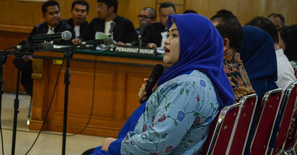 Kasus Suap Meikarta: Sembari Menangis, Neneng Bilang Kapok Jadi Bupati