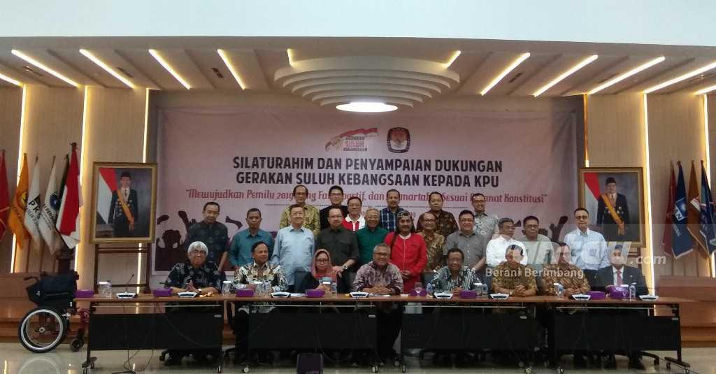 Mahfud MD dan Sejumlah Tokoh Datangi KPU untuk Beri Dukungan